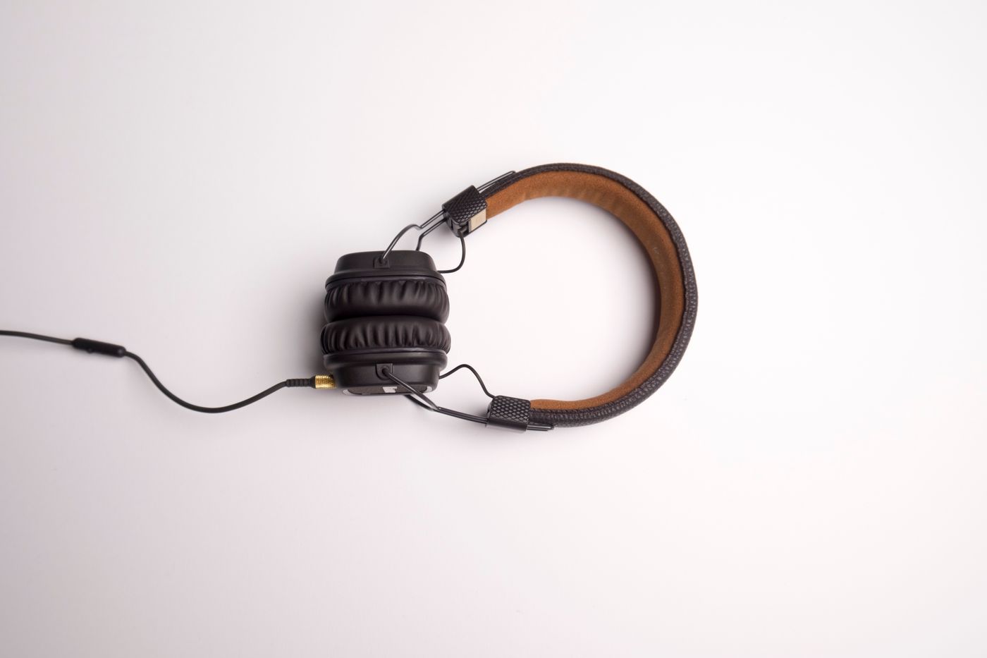 NOIR Aurora open-back reference headphones in tan leather